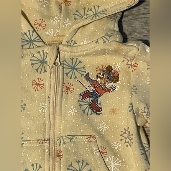 NEW Walt Disney Baby Skating Minnie Mouse Zip Up Hoodie w/ Ears & Bow Size 6-9mo - Picture 2 of 5